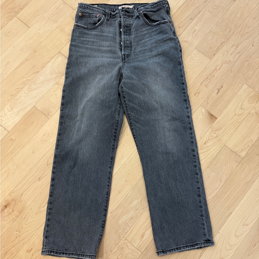 Levi’s Ribcage Straight Ankle Jeans in Washed Black